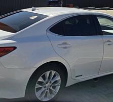 Продам автомобиль Lexus ES 300h