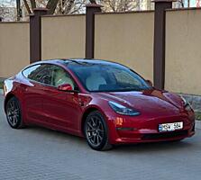 Tesla Model 3, 2021 год, рестайлинг, в безупречно красивом цвете