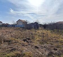 В продаже участок второй от трассы — удобный выезд и тишина. Вишневый 