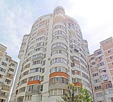 Продаётся двухкомнатная квартира в новострое на Чеканах. 80 кв/м.