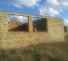 Предлагается к продаже участок в Усатово со строением