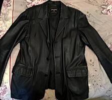 Продаётся натуральный кожаный пиджак.