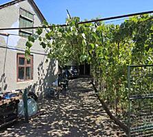 В продаже два дома на участке в Усатово (р-н школы)