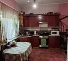 Продам просторный 2-х этажный дом вблизи центра Одессы. Подходит под .