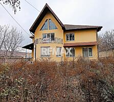 Cojușna - Casă 6 Dormitoare + Living | 259 m² | teren 10,81 ari | Spaț