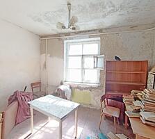 Продаётся квартира **сталинского проекта** в районе Красные Казармы