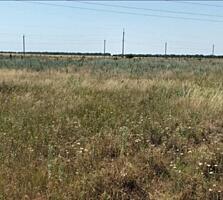 Продается ровный земельный участок площадью 7,5 соток, который имеет .