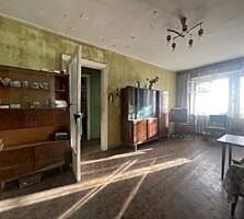 Продам 2-комнатную квартиру на Черемушках, ул. Варнеская