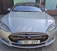 Tesla Model S 2014 год