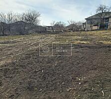 Spre vânzare, teren pentru construcții, in satul Sociteni, centru. ...