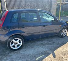 Vând Ford Fiesta