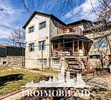 ​ Vă propunem spre vînzare această casăîn 2 nivele, amplasată în ...