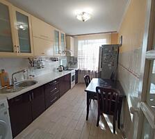 Продам Трехкомнатную квартиру в Соляных ПГУ 79А