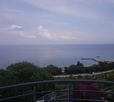 Продам дом у моря в Одессе, 14-я ст. Большого Фонтана, 3-х этажный/4 .