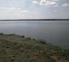 Участок у лимана, с выходом к воде.