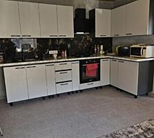 Парканы. Центр. Продаётся дом. Торг.