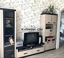 Продаж 1-кімнатної квартири біля метро Золоті ворота по вулиці Олеся .