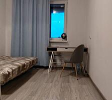 Продам світлу, простору, теплу кімнату у трикімнатній квартирі. ...