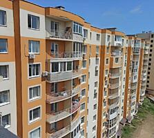 Продаётся двухкомнатная квартира. Двусторонняя планировка . 62кв.м. ..