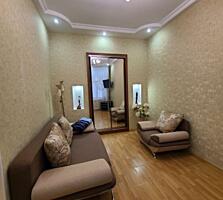 Продам двух-комнатную квартиру по ул. Екатериненской/Дерибасовская