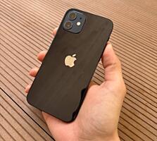 Продам IPhone 12.