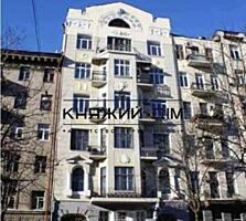 Продаж шикарної 4-х к.кв. біля метро Площа Українських Героїв по вул. 