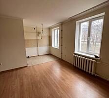 СРОЧНО! Продаётся 1-комн. Студия+балкон 2/4 Балка ул. Каховская/Космо