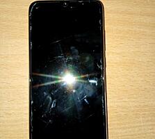 Продаётся телефон в полу хорошем состоянии если кто-то хочет купить.