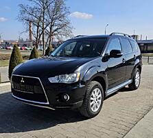 Mitsubishi Outlander. 2011 Turbodiesel.