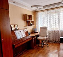 Продаю двухкомнатную квартиру в центре