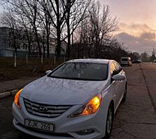 Продам Hyundai Sonata YF 2010 год