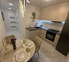 Продажа 2 кімнатної квартири в Центрі з меблями і технікою