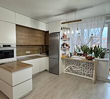 Предлагается просторная и уютная квартира с видом на море в кирпичном 