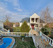 Продам красивый дом с действующим бизнесом - банкетным залом для ...