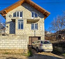 Se vinde casă (vilă)  la intrare în satul Ghidighici, mun. Chișinău. .