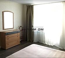 Продаж 2-кімнатної квартири по вул. Драгомирова 2 (спец. проект, 1999 