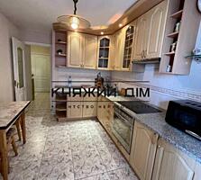 Продається квартира в Києві, Печерському районі, на вулиці Мичуріна ..