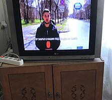 Продам телевизор LG + декодер.