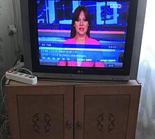 Продам большой телевизор LG
