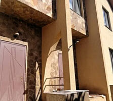 Просторный дом на 10 сотках земли, 7 ст. Большого Фонтана