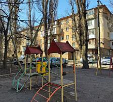 Продам 2-комн. квартиру на Черёмушках, Малиноского / Гайдара, 3/5 эт.