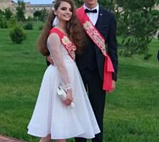 Вечернее, свадебное, выпускное платье.