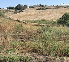 Продам ровный участок под тепличное хозяйство или другое на 11 соток .