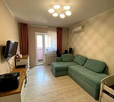 Продається 1-к квартира на Сахарова 44, техніка, меблі залишається.