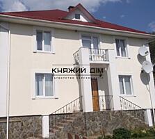 Продается 3-х этажный дом на Осокорках в 2 км от м. Славутич рядом с .