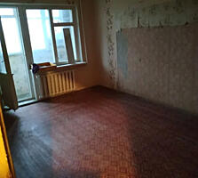 Двухкомнатная под ремонт.