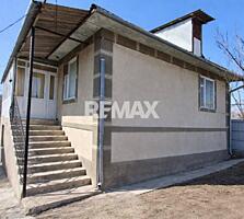 Casă în Grătiesti 8.5 ari  2 case + garaj