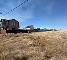 Предлагается к продаже двухсторонний земельный участок в селе ...