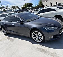 Tesla S в пути