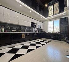 Предлагается к продаже стильная 2-х комнатная квартира с дизайнерским 